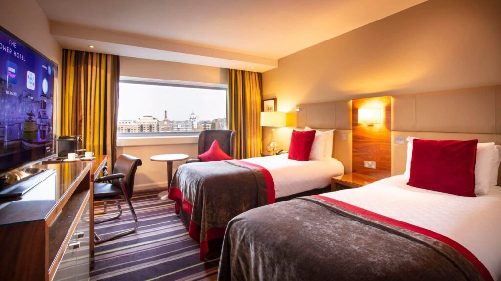 twin hotel room central london